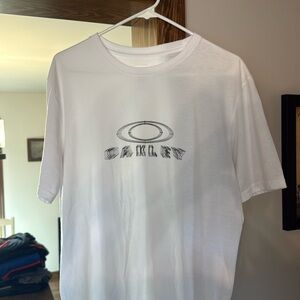 Men’s Oakley Tee